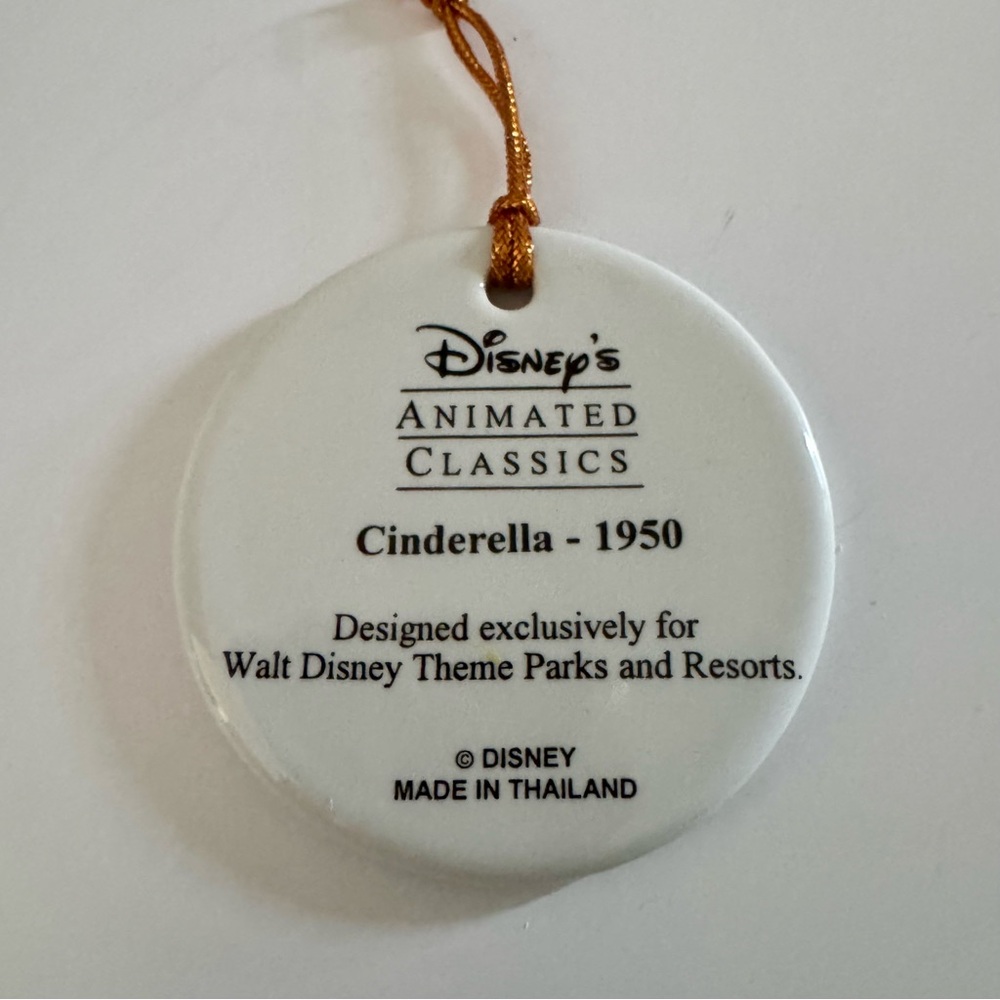 Disney’s Animated Classics Cinderella 1950 Disc Ornament - Picture 2 of 3